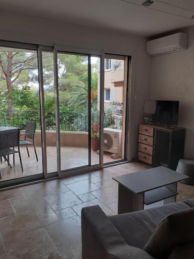 Residence Porto Di Mar Cavalaire Bagian luar foto